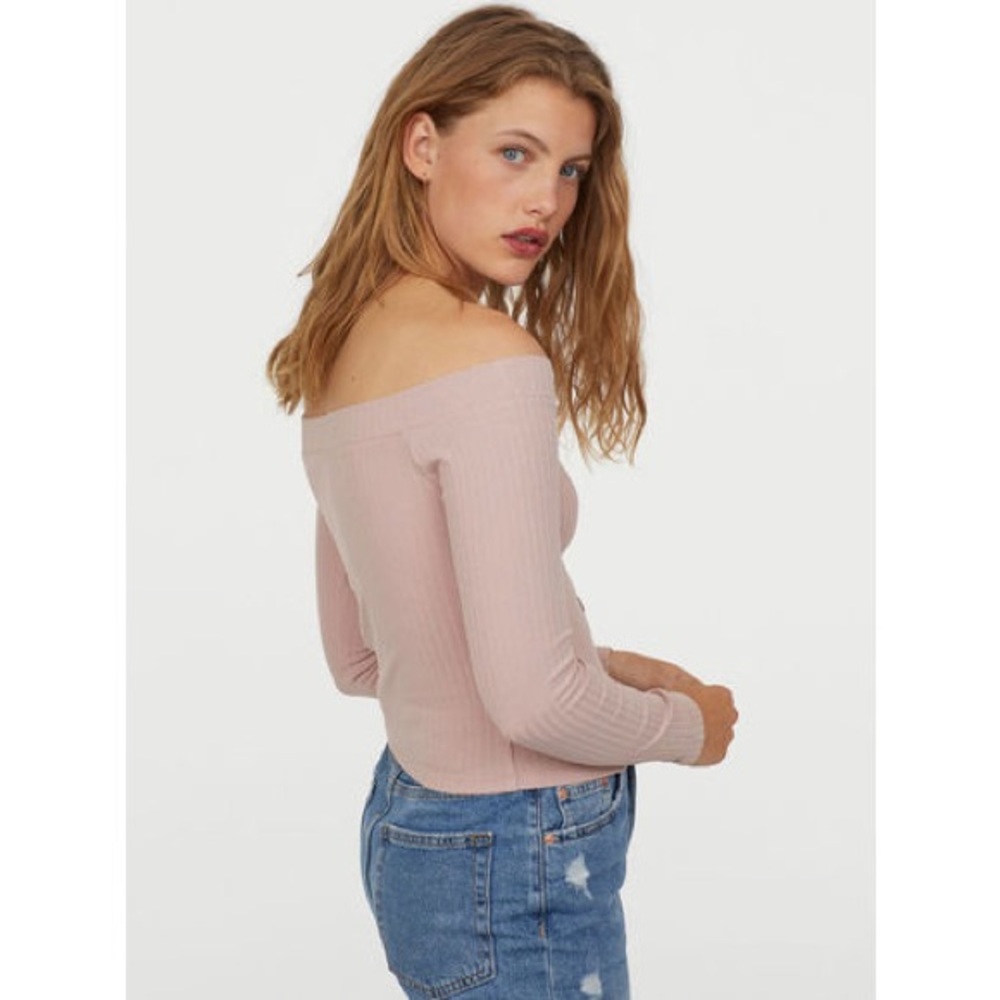 FREE WITH PURCHASE 💗 H&M Ribbed Off-Shoulder Long-Sleeve Pink/Coral Top